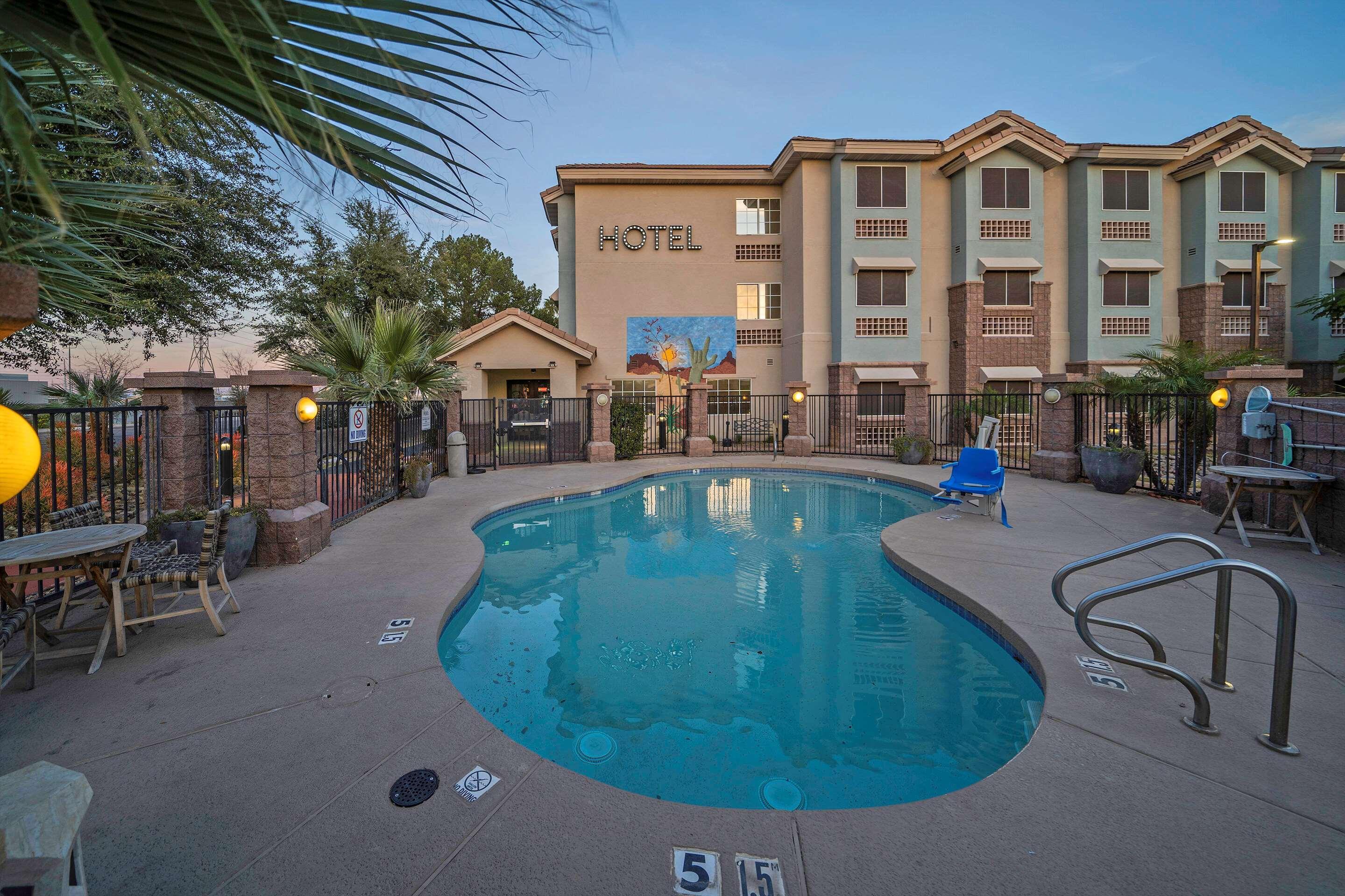 La Quinta Inn & Suites By Wyndham Tempe University, Phoenix מראה חיצוני תמונה