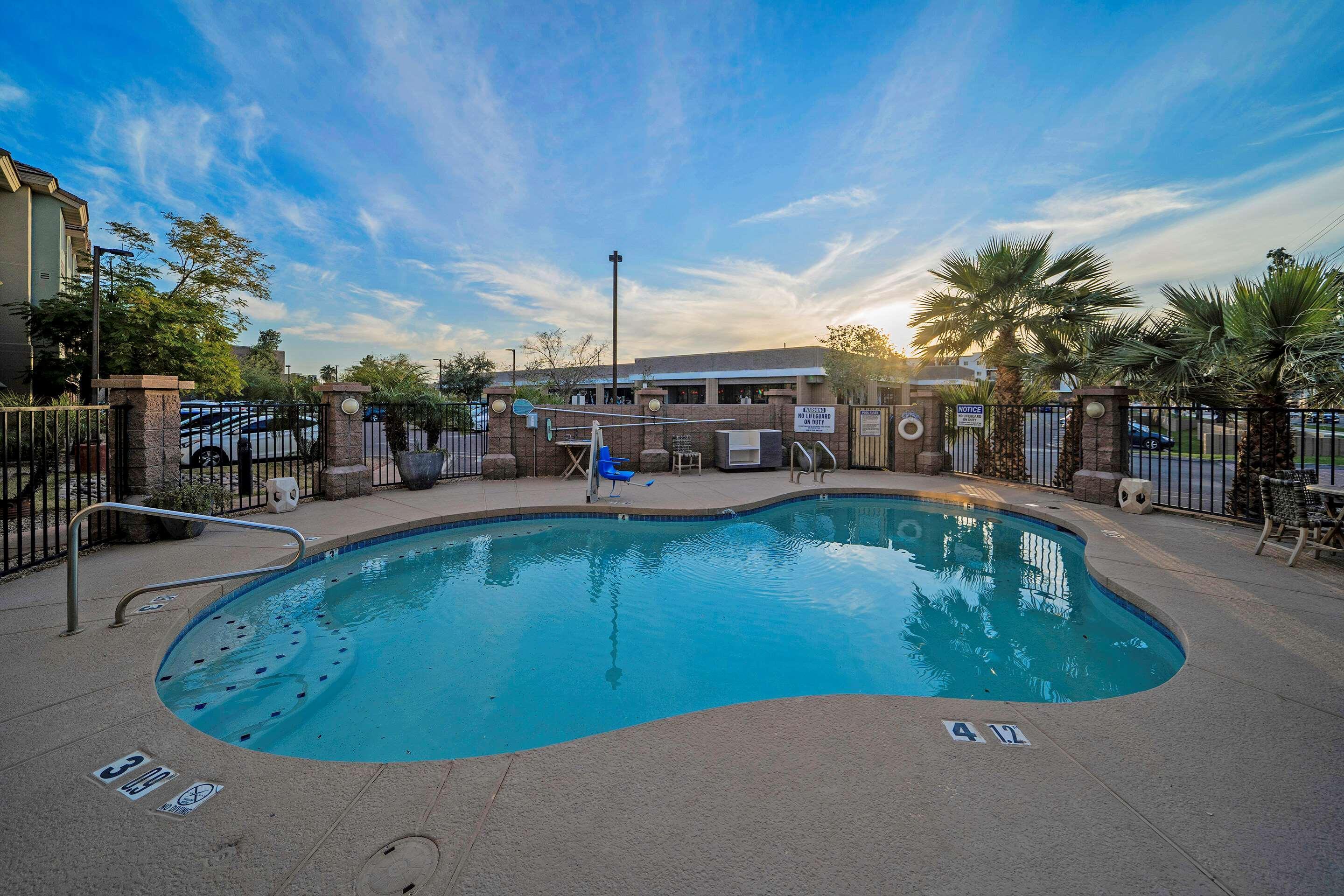 La Quinta Inn & Suites By Wyndham Tempe University, Phoenix מראה חיצוני תמונה