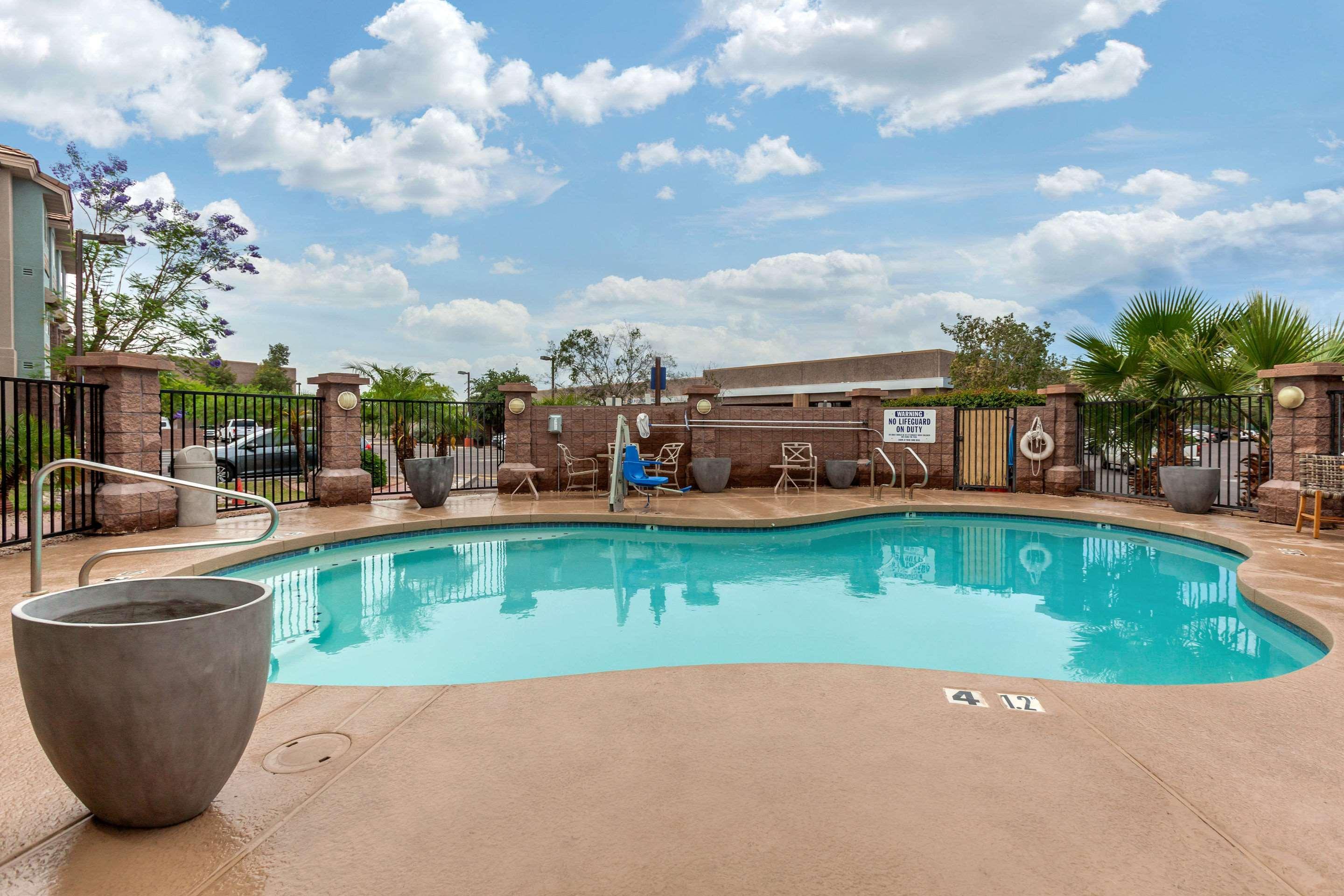 La Quinta Inn & Suites By Wyndham Tempe University, Phoenix מראה חיצוני תמונה