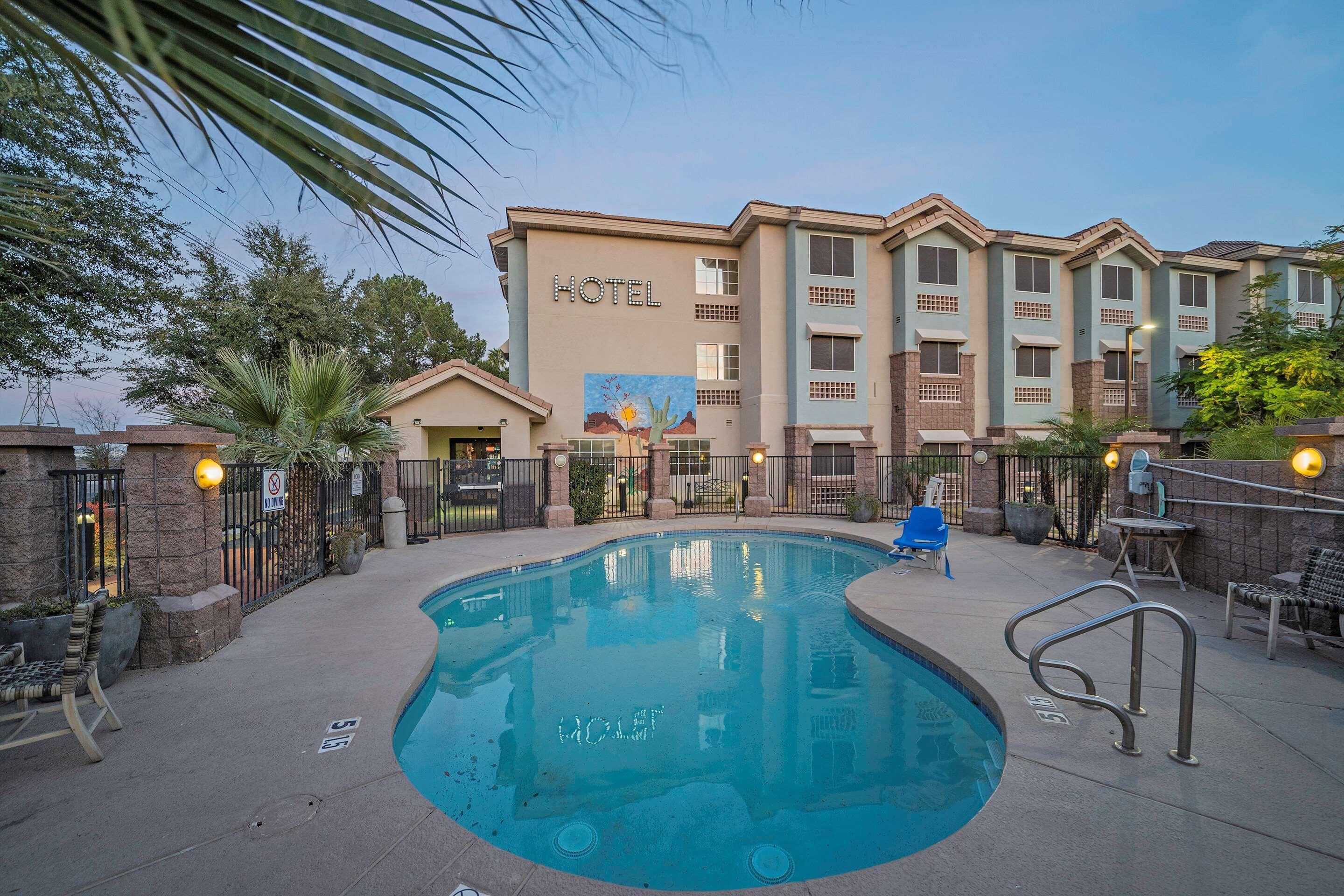 La Quinta Inn & Suites By Wyndham Tempe University, Phoenix מראה חיצוני תמונה