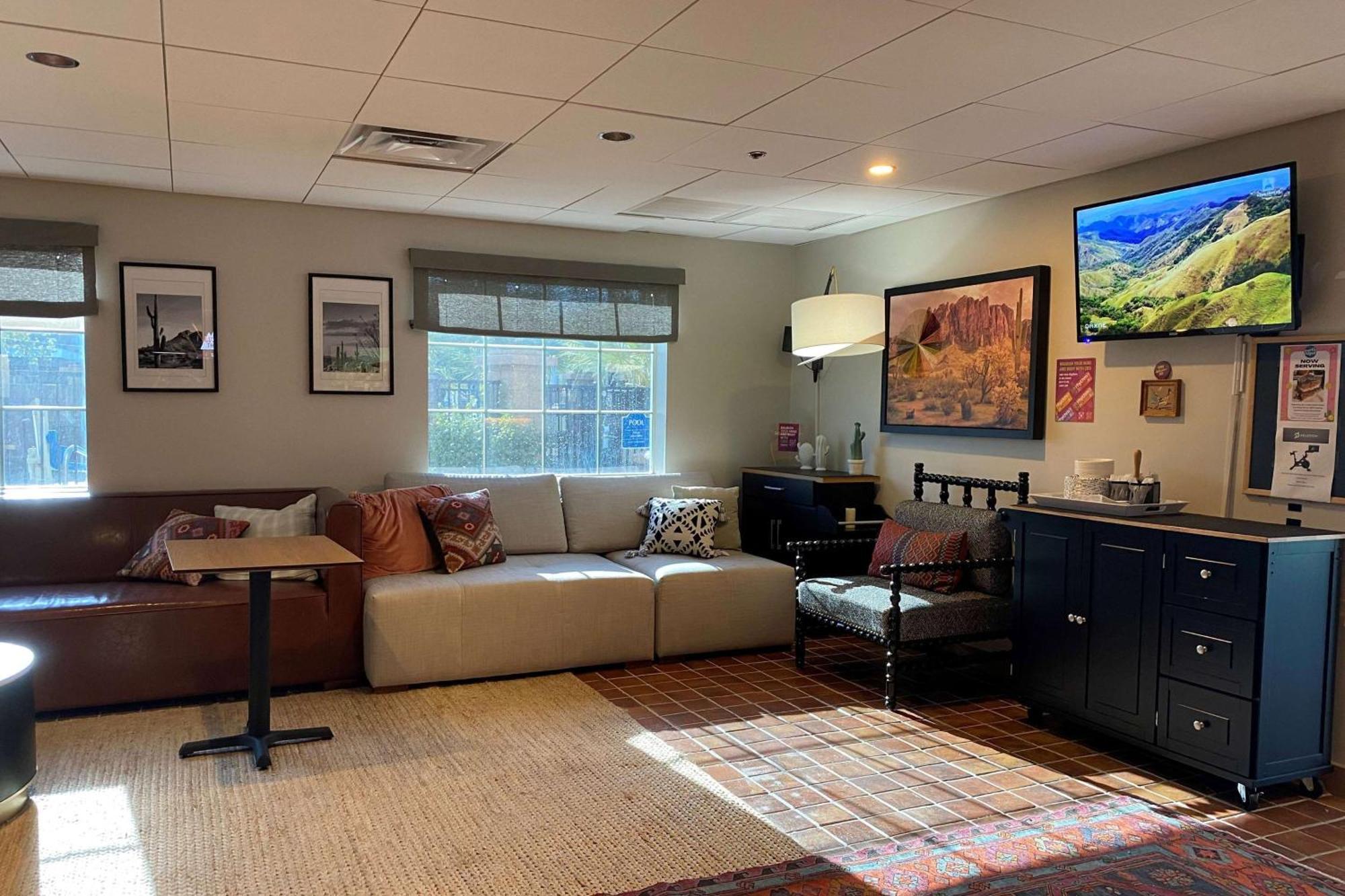 La Quinta Inn & Suites By Wyndham Tempe University, Phoenix מראה חיצוני תמונה