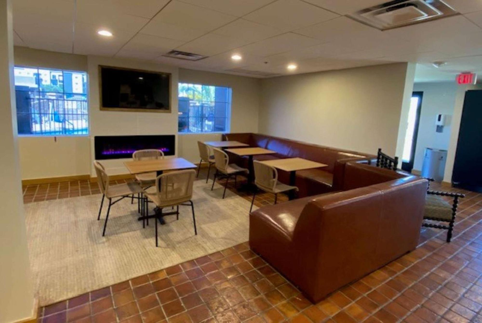 La Quinta Inn & Suites By Wyndham Tempe University, Phoenix מראה חיצוני תמונה